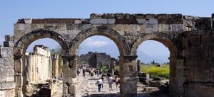 Hierapolis : the roman door